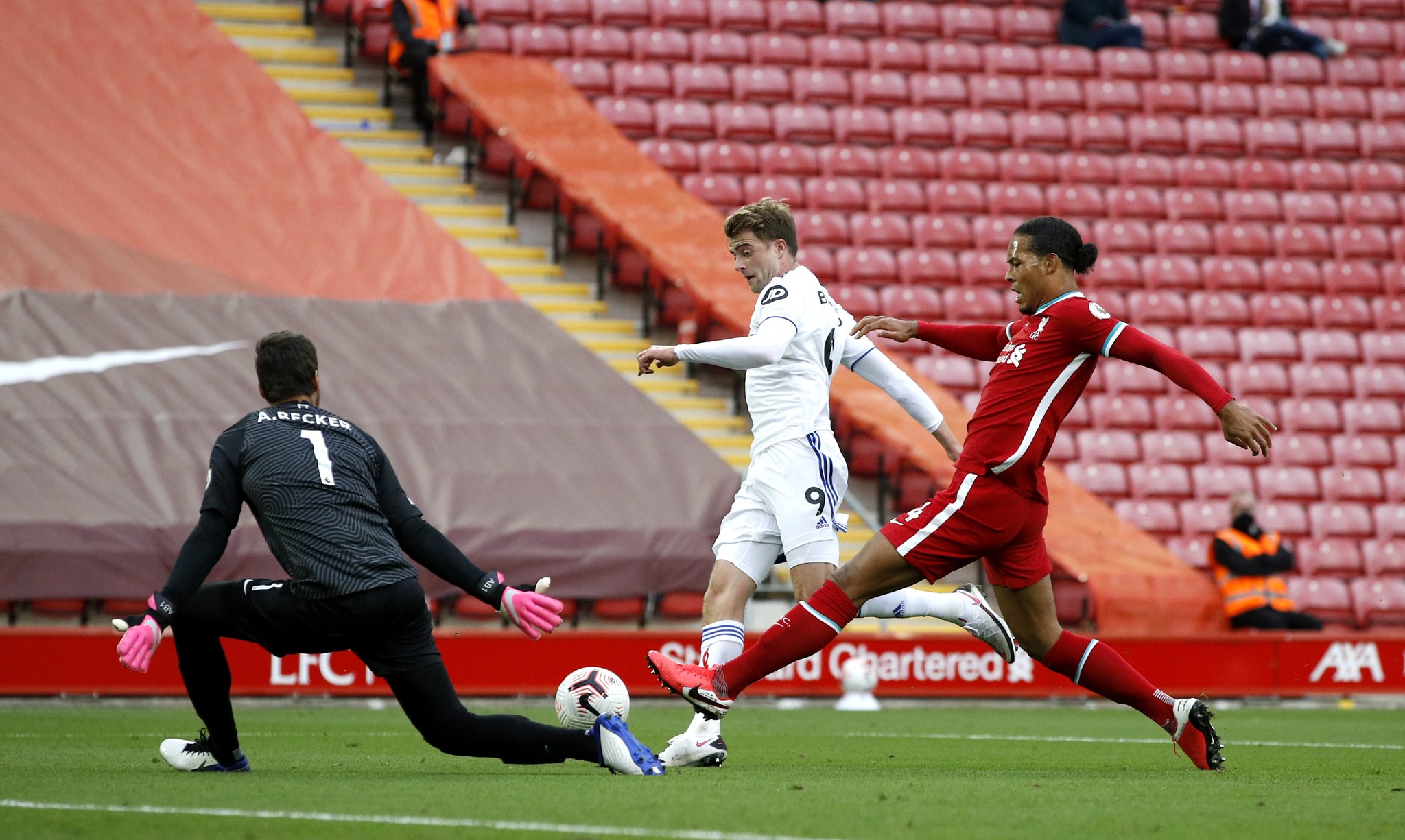 名记曝若利拉德健康 雄鹿或许仍会将其交易！表哥一直想回开拓者.